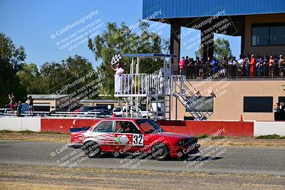 media/Sep-29-2024-24 Hours of Lemons (Sun) [[6a7c256ce3]]/StartFinish (245p-330p)/